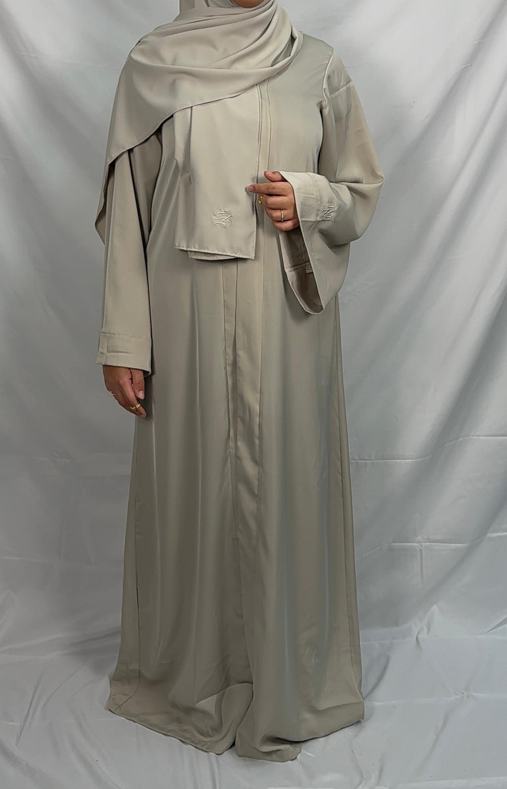 Levante Abaya